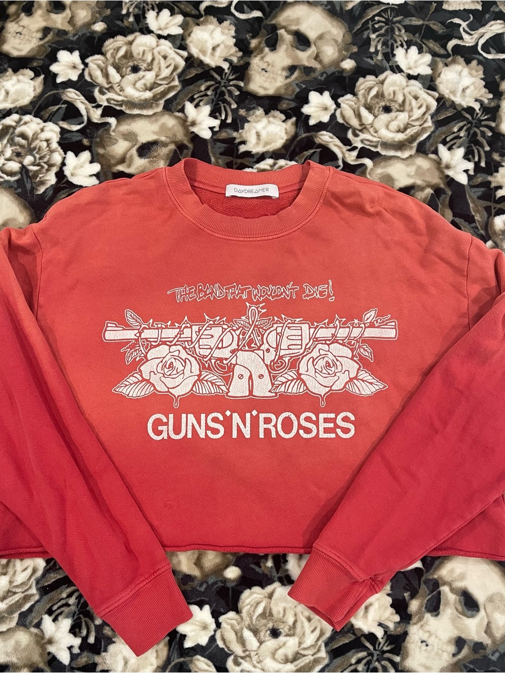 Daydreamer Red Guns N' Roses Graphic Cropped Crewneck Sweatshirt